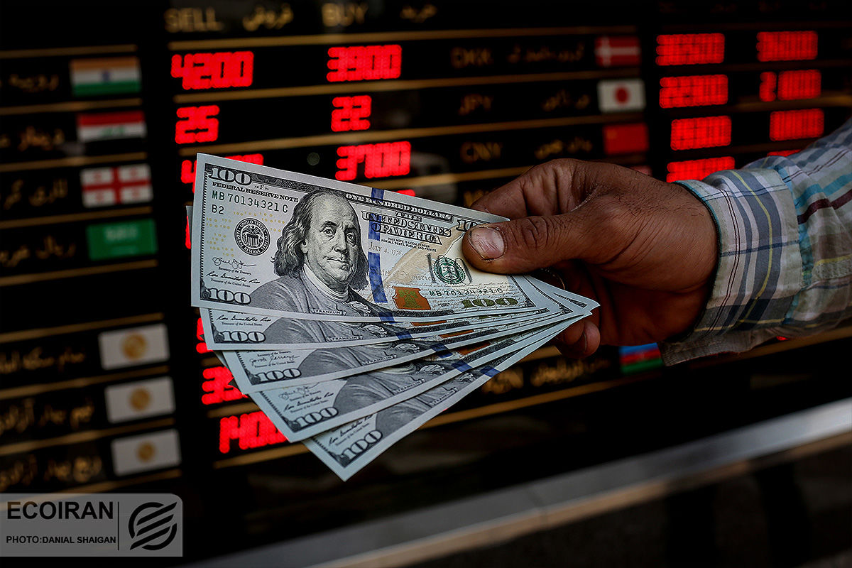 حباب سکه کاهش یافت / استقبال بازار سهام از گروه بانکی