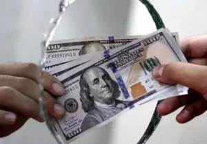 قیمت دلار در بازار آزاد با سر سقوط کرد (۹ اردیبهشت)
