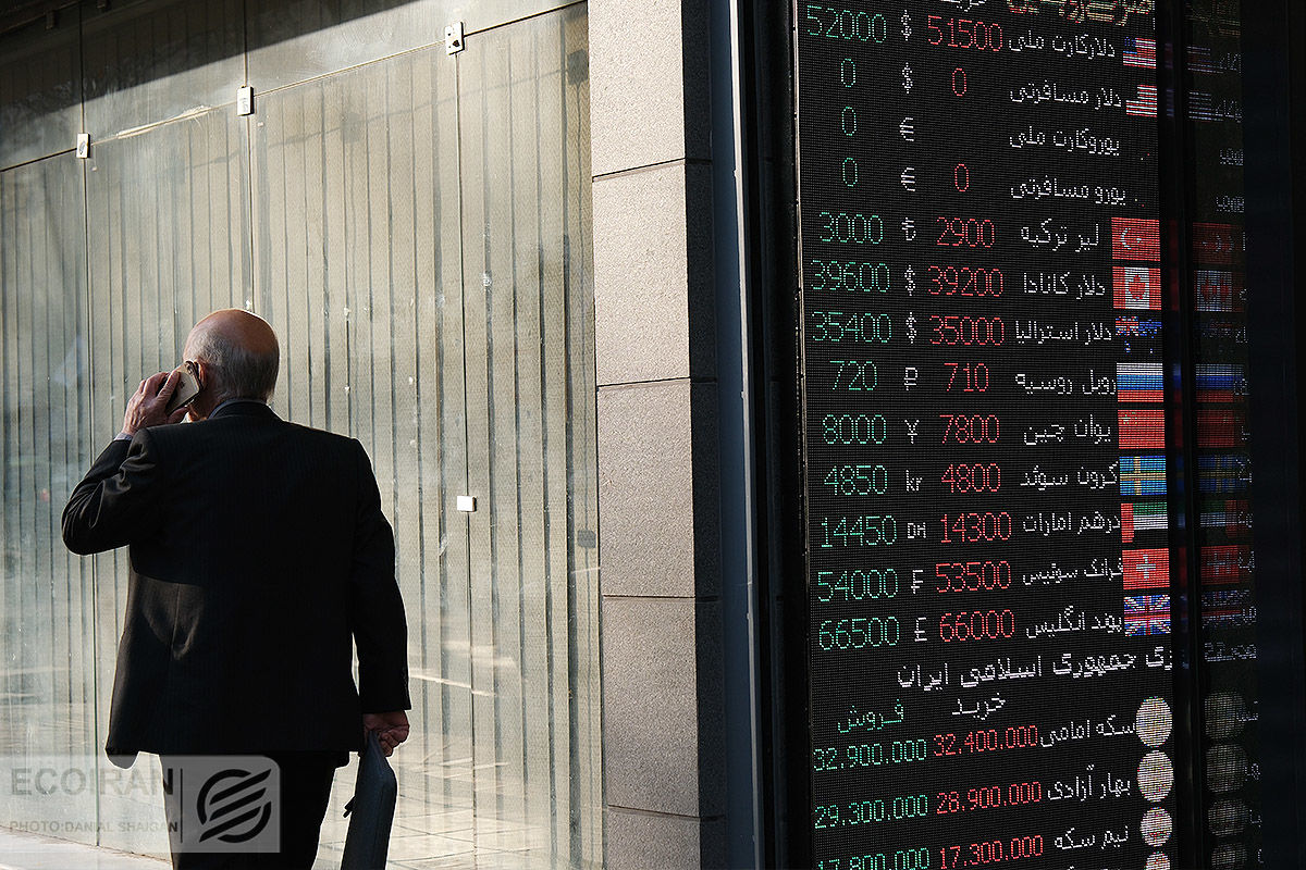 واکنش بازار به مذاکرات ایران و آمریکا؛ طلا و دلار در مسیر ریزش
