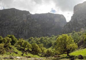 کشف معدن گمشده سنگ‌های کاخ داریوش در آبدانان ایلام