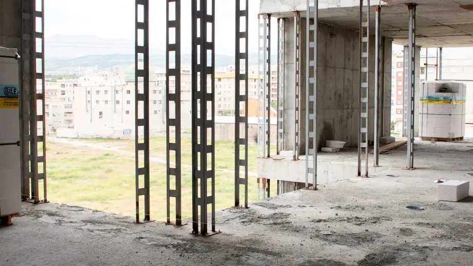 وال پست در دیوار هبلکس