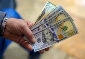 قیمت دلار امروز بازار را غافلگیر کرد (۲ آذر ۱۴۰۴)