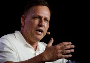 خروج کامل پیتر تیل از شرکت ات‌زیلا؛ فشار بر استراتژی‌های خزانه‌داری اتریوم