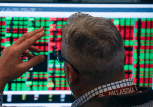 شکاف بی‌سابقه نوسان در وال‌استریت؛ آرامش فریبنده شاخص‌ها