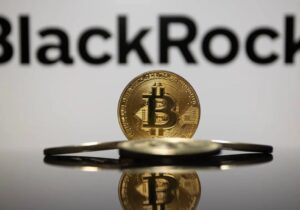 نوسان شدید بیت کوین؛ سقوط به زیر ۶۶,۰۰۰ دلار در پی انتقال دارایی‌های بلک راک