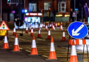 کیمیا صنعت؛ بهترین تولید کننده تابلوهای راهنمایی رانندگی