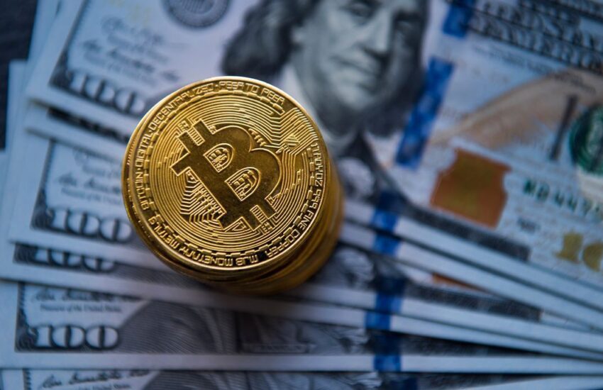 گزارش بلومبرگ از سقوط مجدد بیت کوین