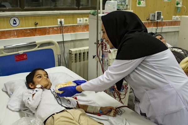 معاون پرستاری وزارت بهداشت از کودکان مجروح جنگ اخیر عیادت کرد