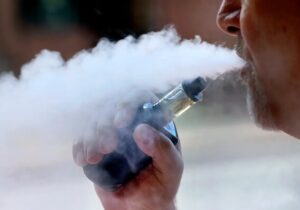 سیگار الکترونیکی با استفاده بیشتر سمیتر میشود