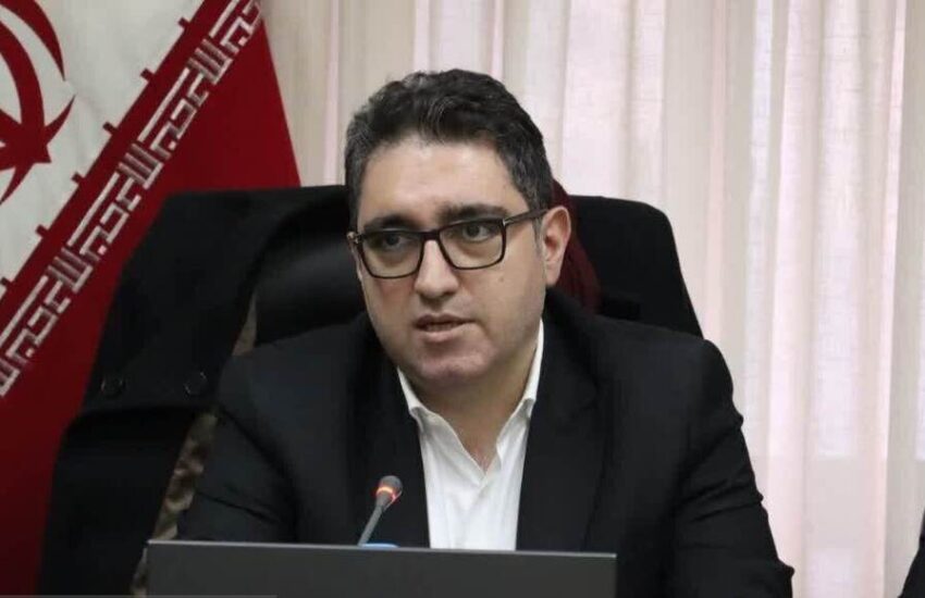 اختلاف نرخ دلار، تجارت را قفل کرده است | دلار ۱۳۰ هزار تومانی را نمی‌شود با نرخ ۸۰ هزار تومان فروخت