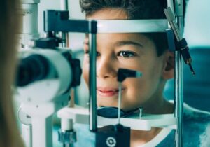 تبعات عدم پوشش بیمهای خدمات اپتومتری؛ تهدید سلامت بینایی جامعه
