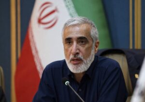 پیرصالحی: در انتقال ارز دارو دچار مشکل هستیم